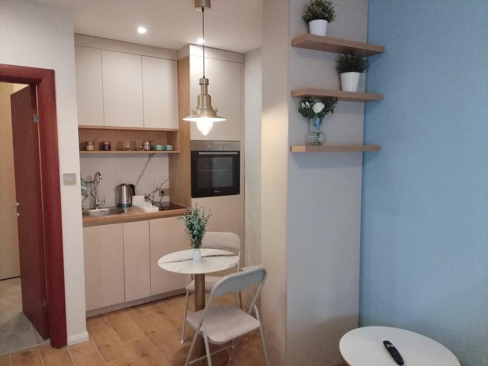 Centrum - Free Private Parking Apartment Novi Sad