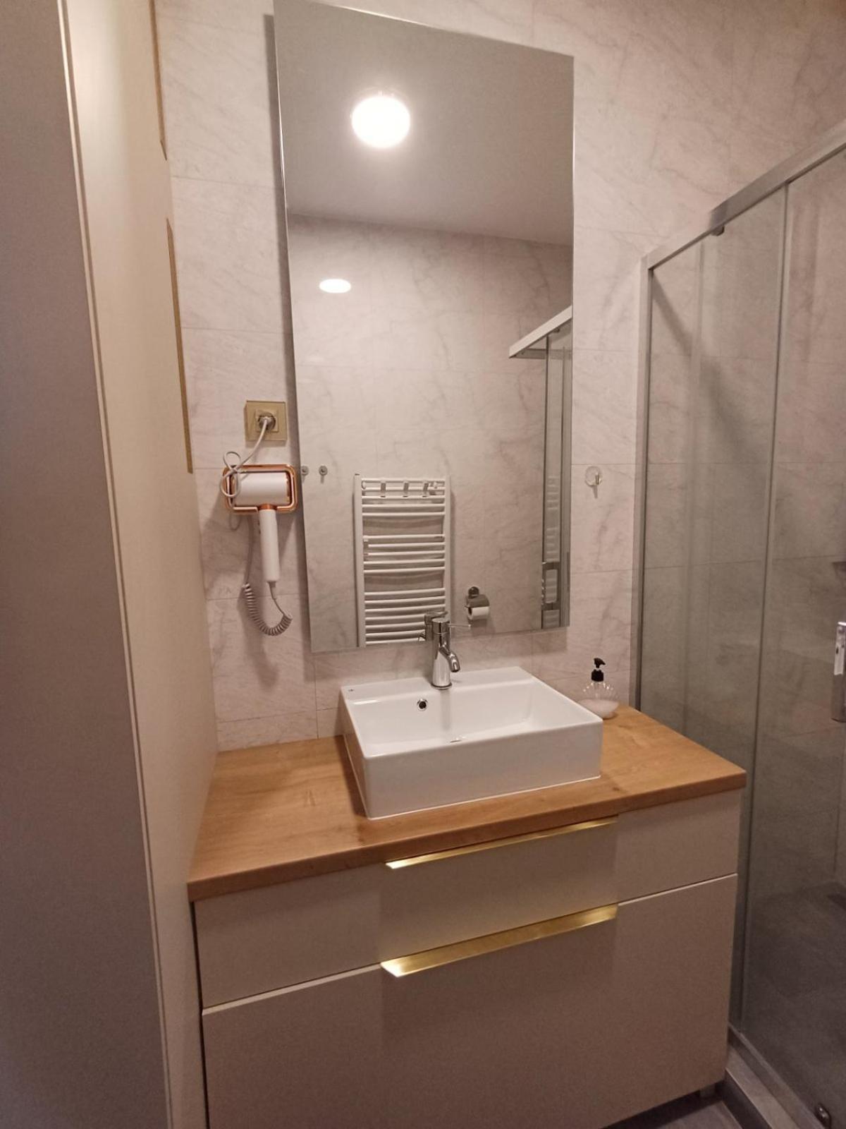 Apartment Centrum - Free Private Parking Novi Sad